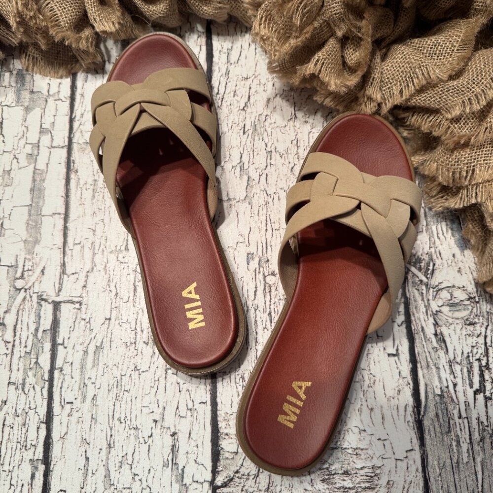 NWOT Womens Slide On Sandals Tan Brown - Picture 2 of 3